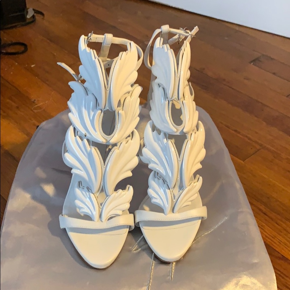 100% authentic Giuseppe cruel summer